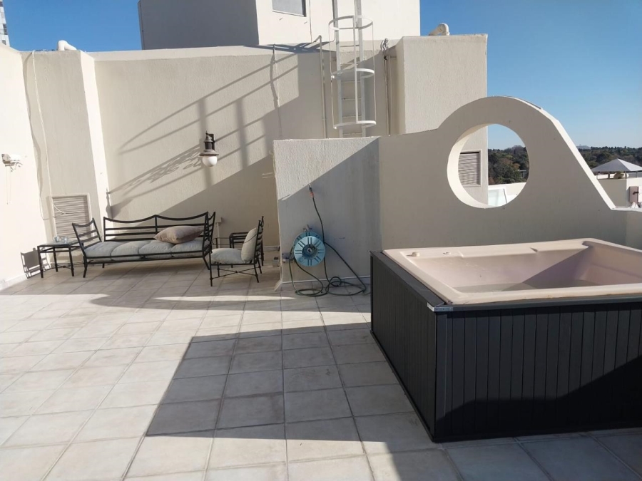 To Let 2 Bedroom Property for Rent in Sandhurst Gauteng