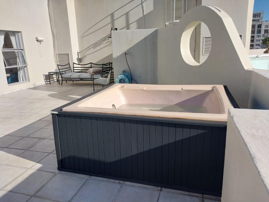 To Let 2 Bedroom Property for Rent in Sandhurst Gauteng