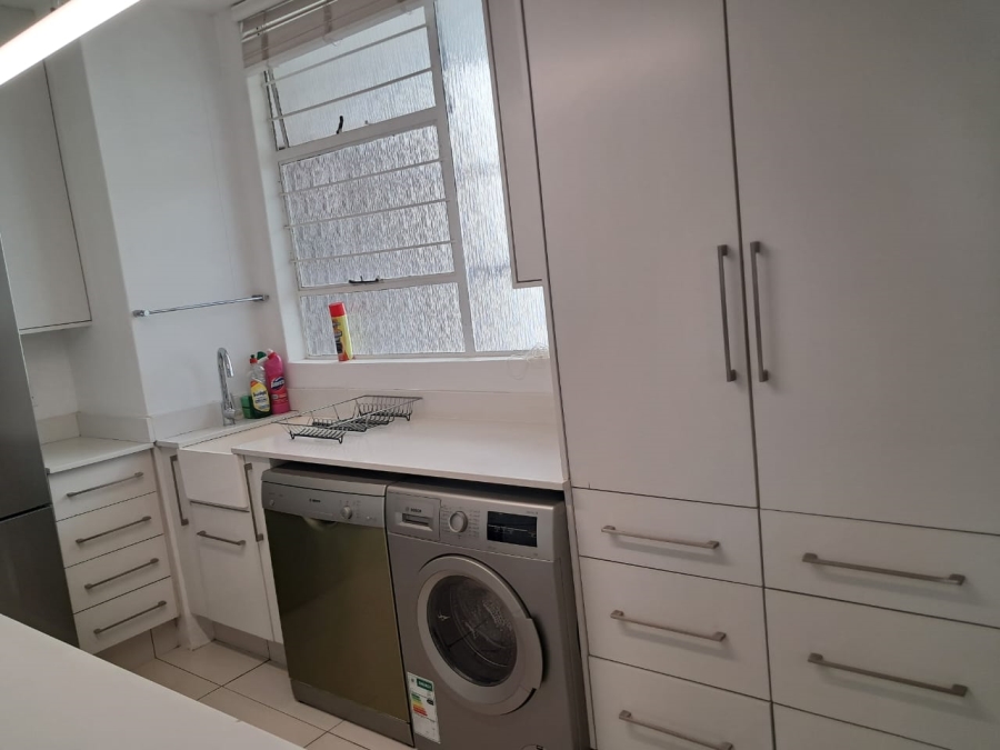 To Let 2 Bedroom Property for Rent in Sandhurst Gauteng