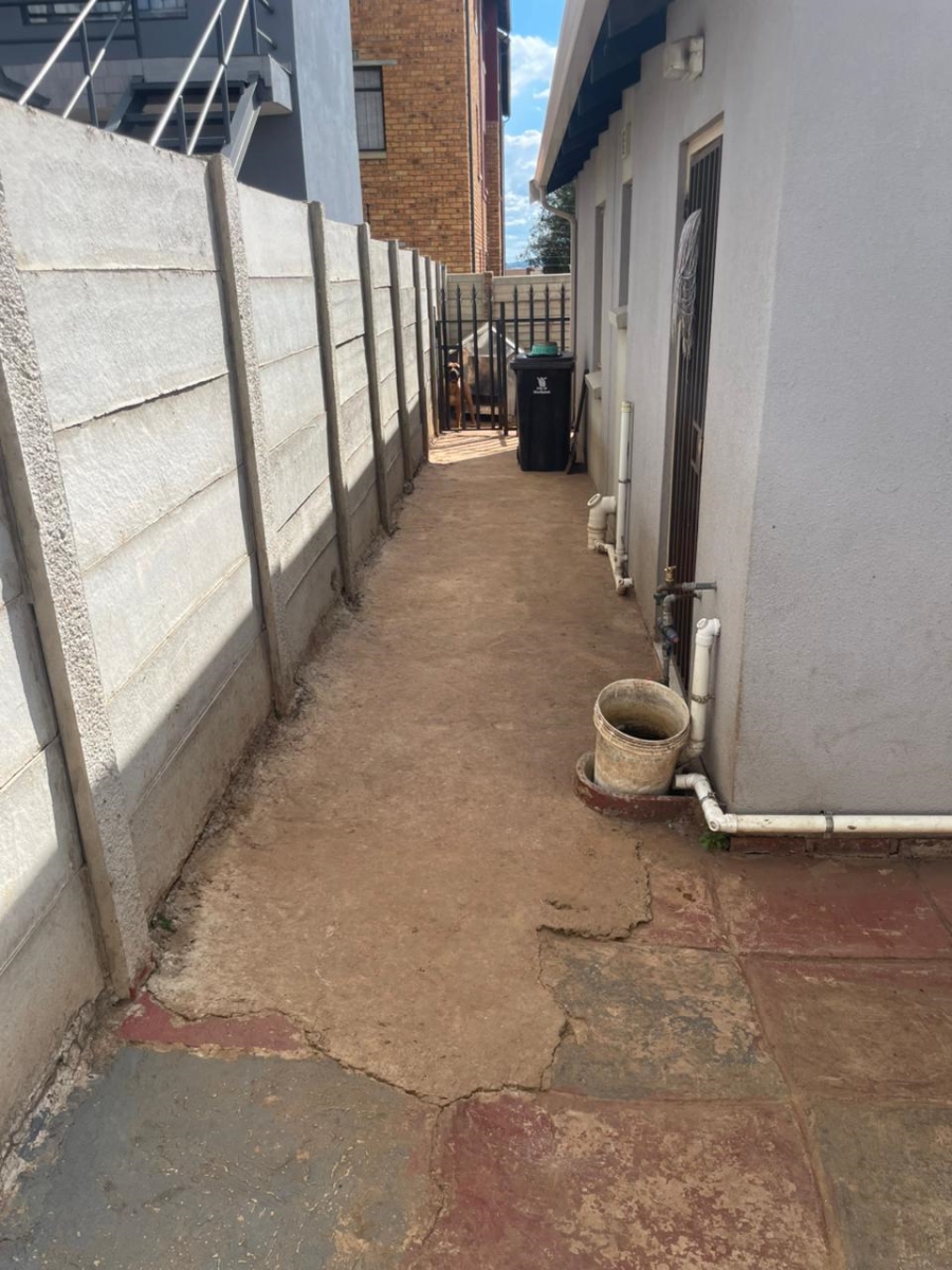 To Let 3 Bedroom Property for Rent in Sky City Gauteng