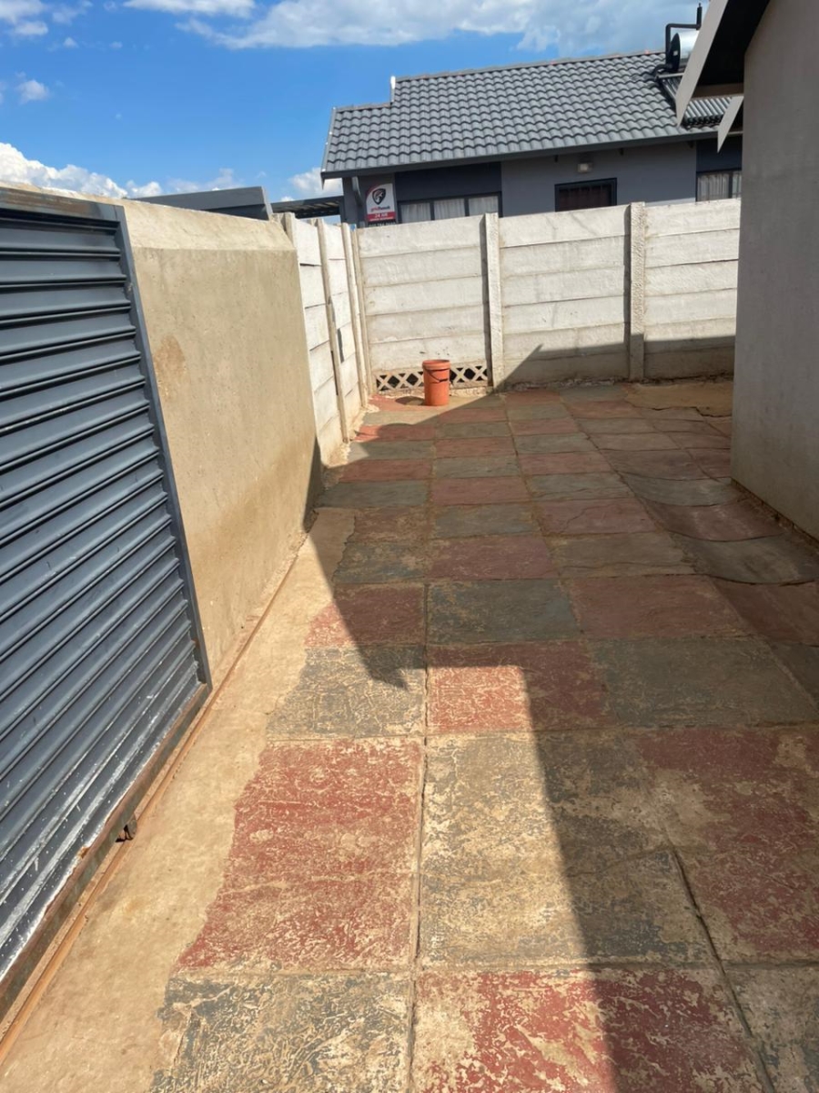 To Let 3 Bedroom Property for Rent in Sky City Gauteng