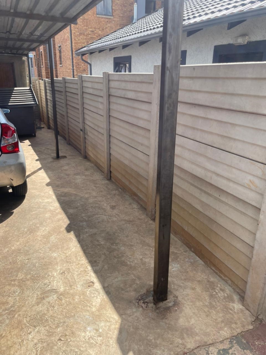 To Let 3 Bedroom Property for Rent in Sky City Gauteng