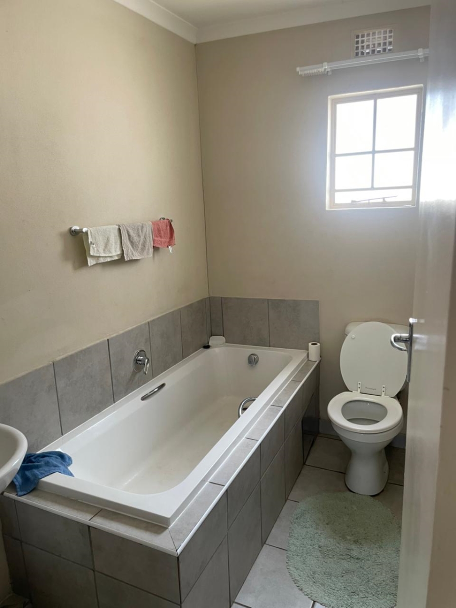 To Let 3 Bedroom Property for Rent in Sky City Gauteng