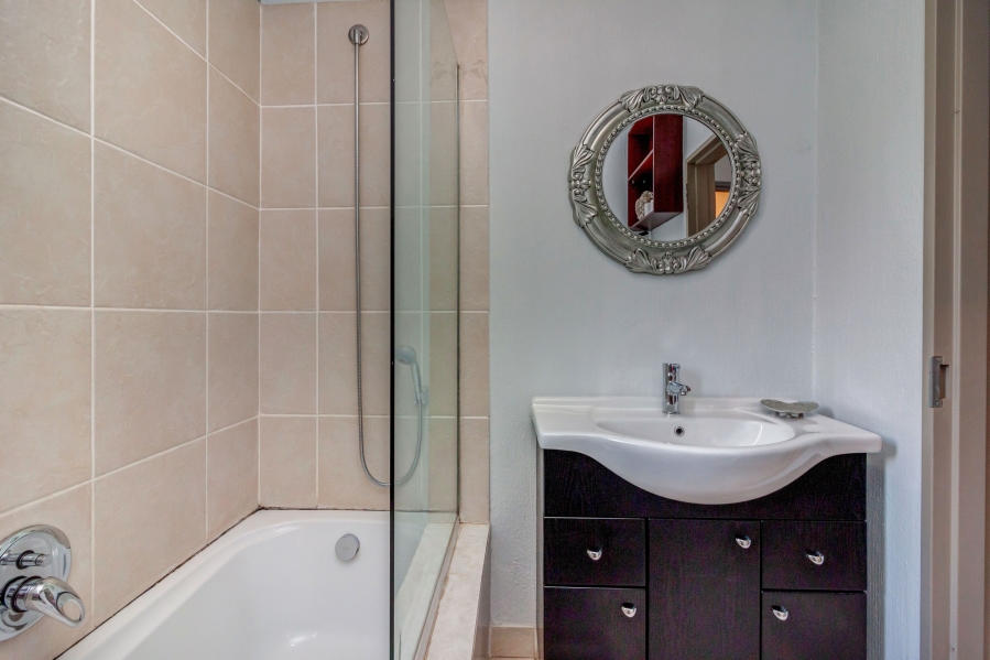 2 Bedroom Property for Sale in Broadacres Gauteng