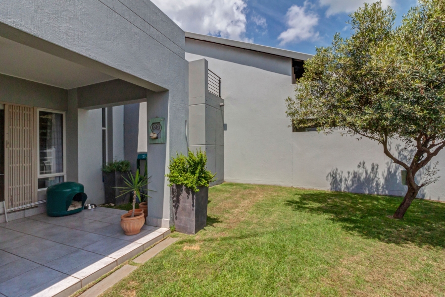 2 Bedroom Property for Sale in Broadacres Gauteng