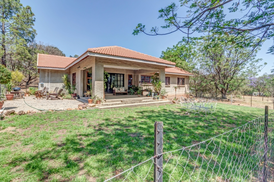 4 Bedroom Property for Sale in Millgate Farm AH Gauteng