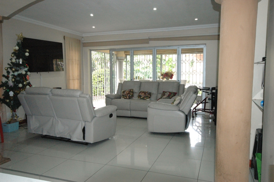 4 Bedroom Property for Sale in Faerie Glen Gauteng