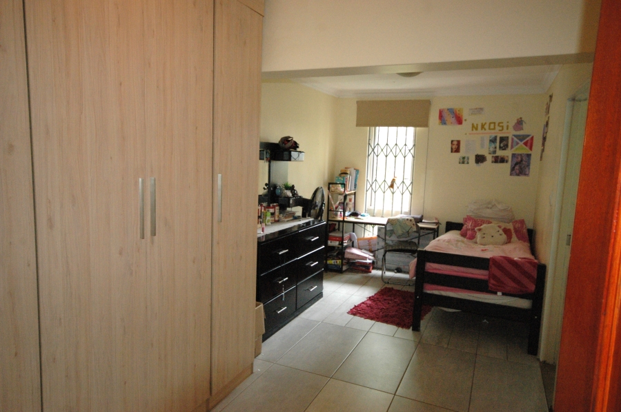 4 Bedroom Property for Sale in Faerie Glen Gauteng