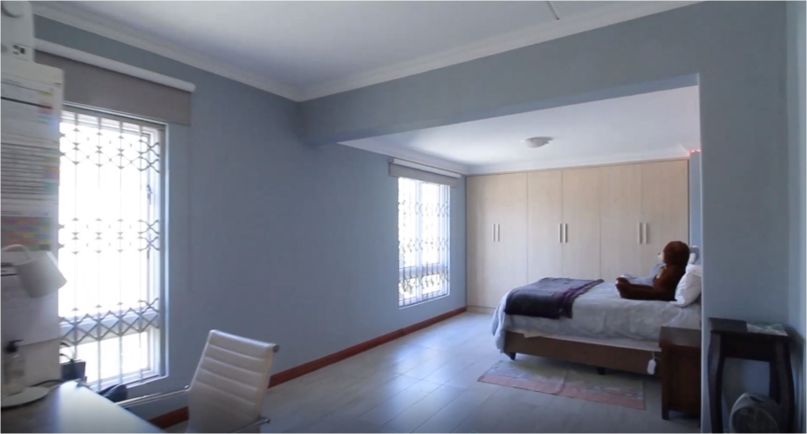 4 Bedroom Property for Sale in Faerie Glen Gauteng