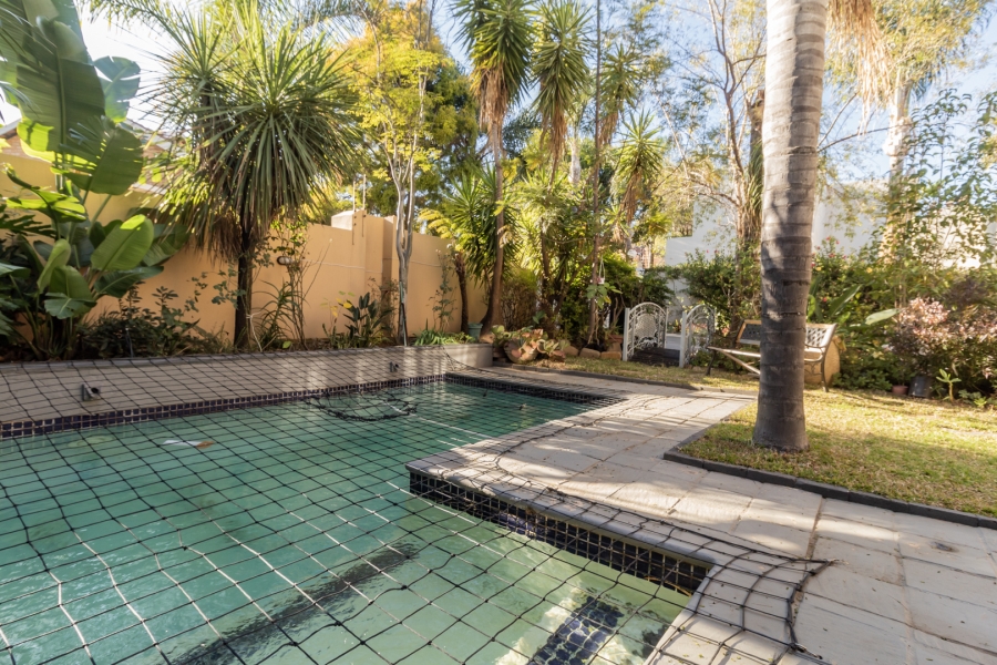 4 Bedroom Property for Sale in Faerie Glen Gauteng