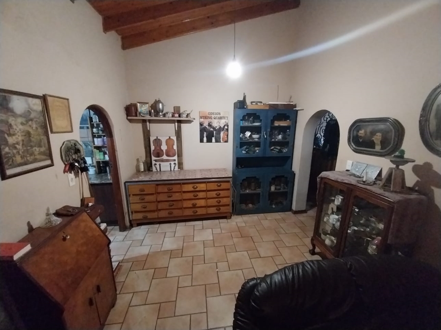 7 Bedroom Property for Sale in Florauna Gauteng