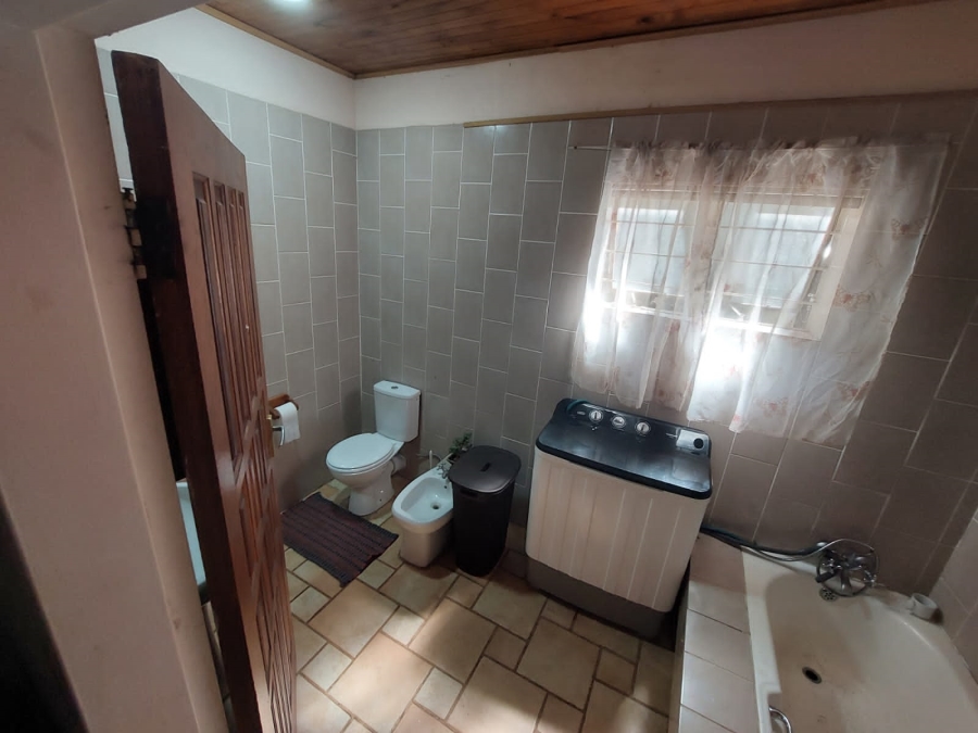 7 Bedroom Property for Sale in Florauna Gauteng