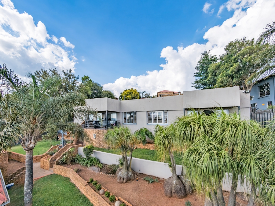 4 Bedroom Property for Sale in Wilro Park Gauteng