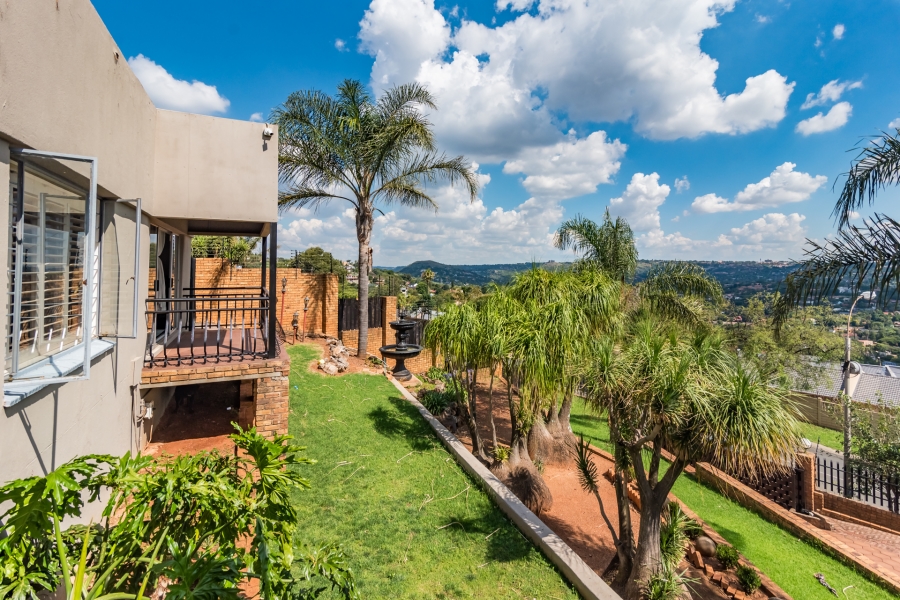 4 Bedroom Property for Sale in Wilro Park Gauteng