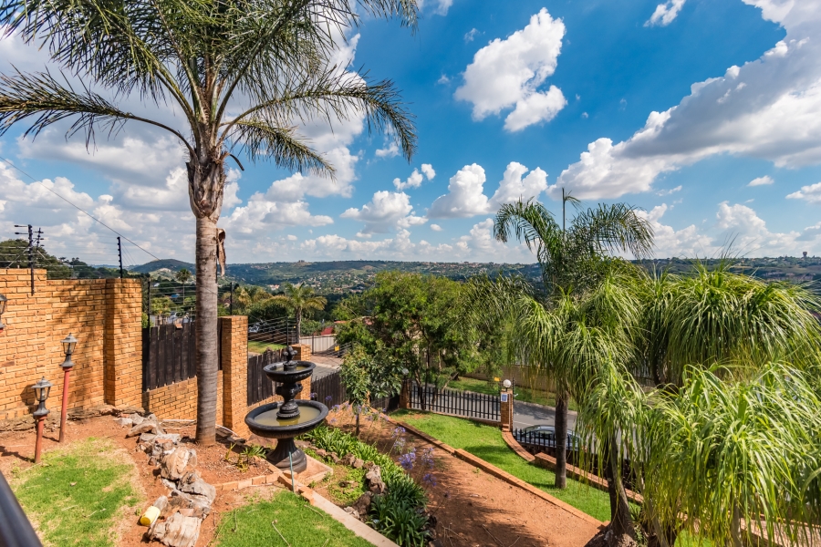 4 Bedroom Property for Sale in Wilro Park Gauteng