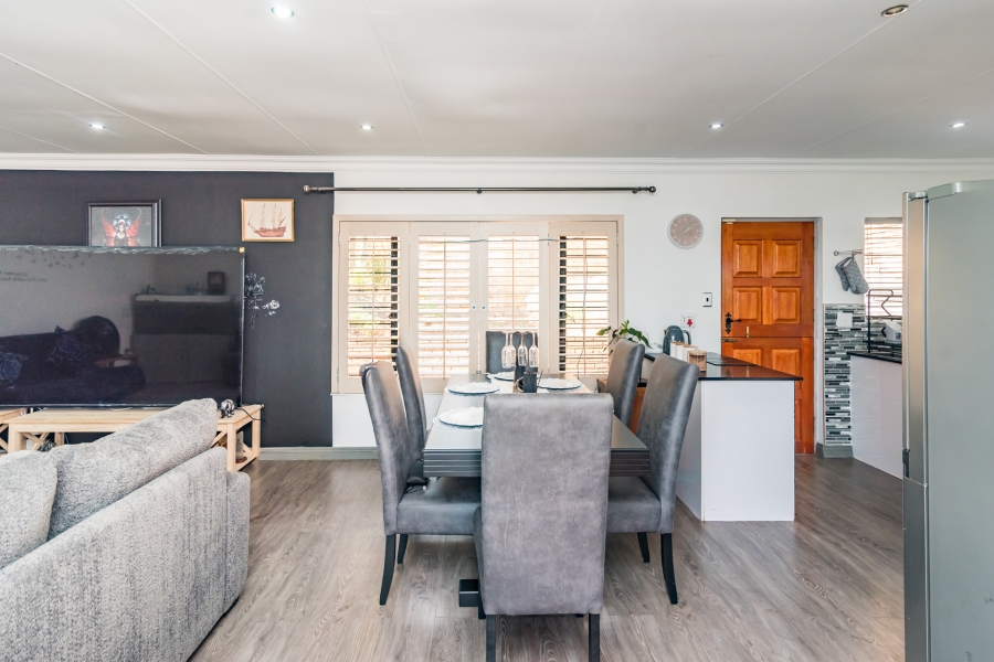 4 Bedroom Property for Sale in Wilro Park Gauteng