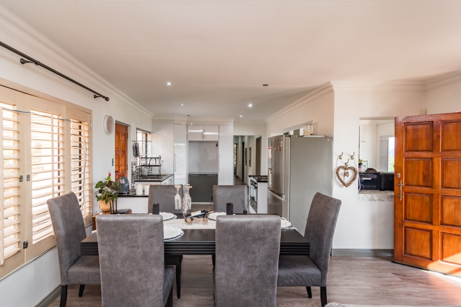 4 Bedroom Property for Sale in Wilro Park Gauteng