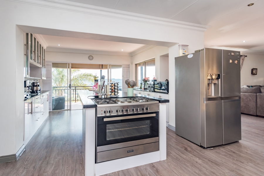 4 Bedroom Property for Sale in Wilro Park Gauteng