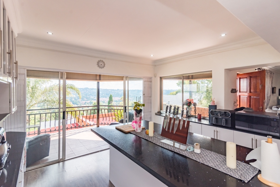 4 Bedroom Property for Sale in Wilro Park Gauteng