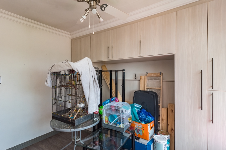 4 Bedroom Property for Sale in Wilro Park Gauteng