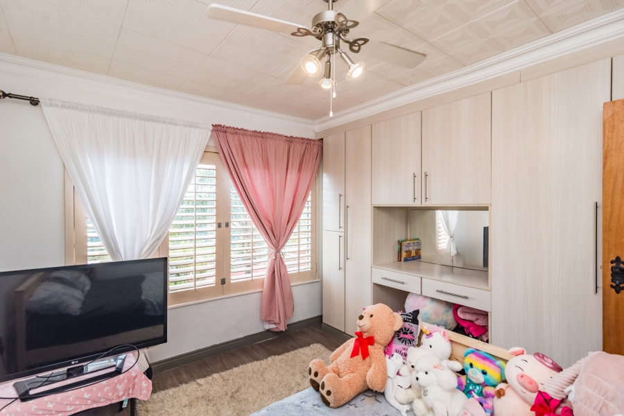 4 Bedroom Property for Sale in Wilro Park Gauteng