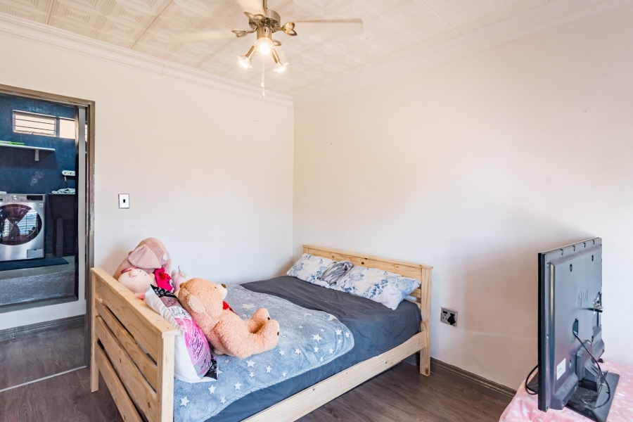 4 Bedroom Property for Sale in Wilro Park Gauteng