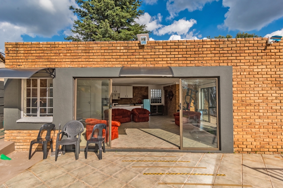 4 Bedroom Property for Sale in Wilro Park Gauteng