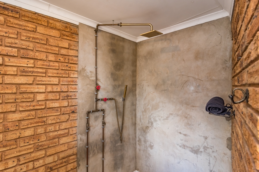 4 Bedroom Property for Sale in Wilro Park Gauteng