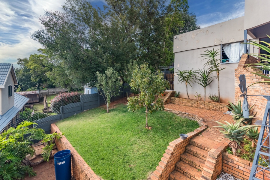 4 Bedroom Property for Sale in Wilro Park Gauteng