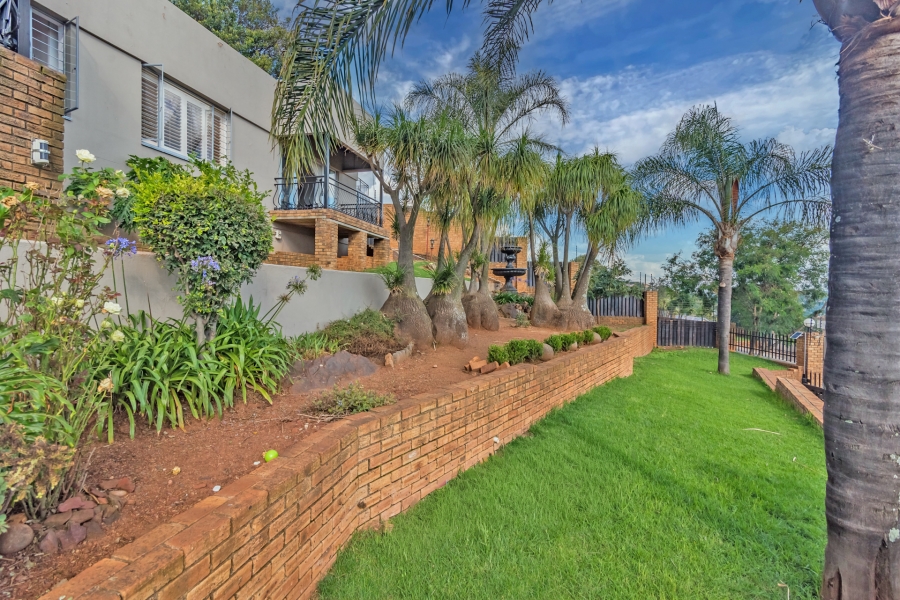 4 Bedroom Property for Sale in Wilro Park Gauteng