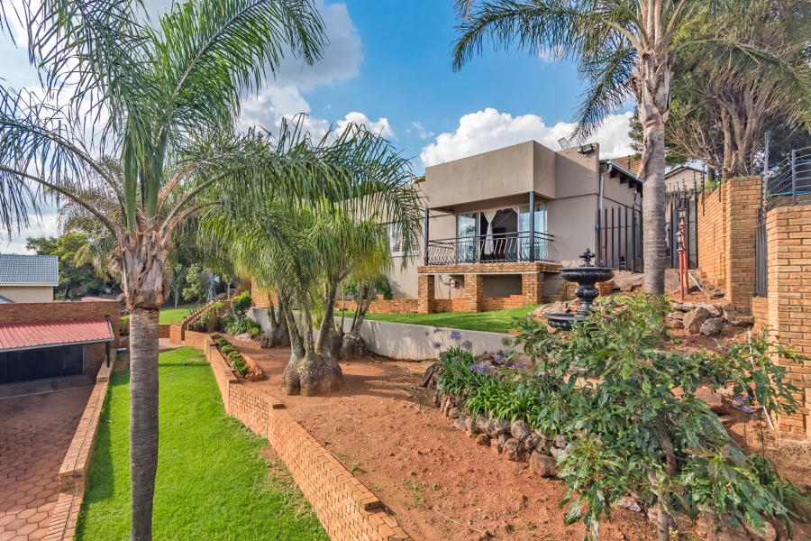 4 Bedroom Property for Sale in Wilro Park Gauteng