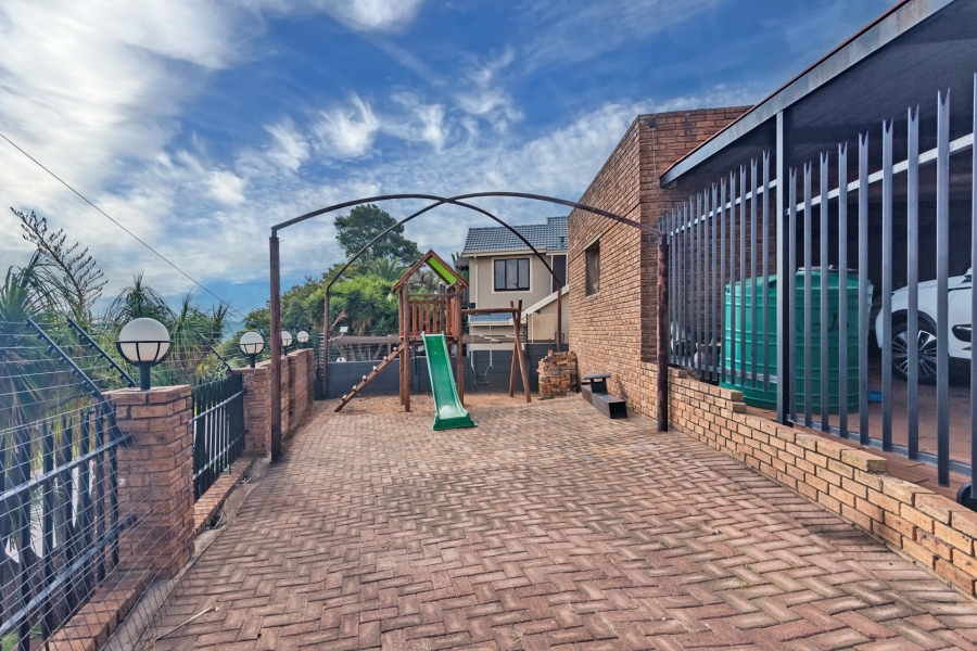 4 Bedroom Property for Sale in Wilro Park Gauteng