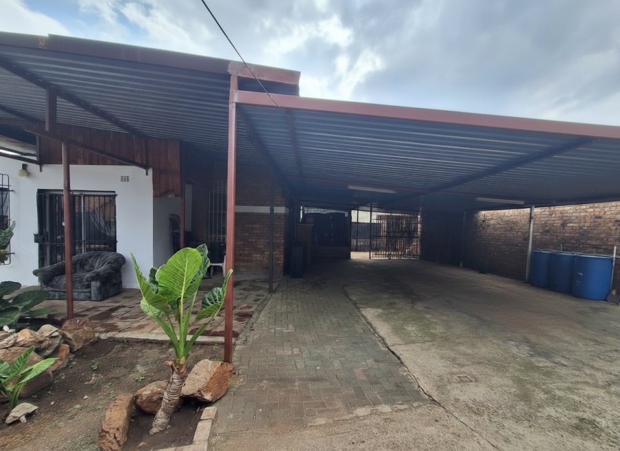 3 Bedroom Property for Sale in Cruywagenpark Gauteng