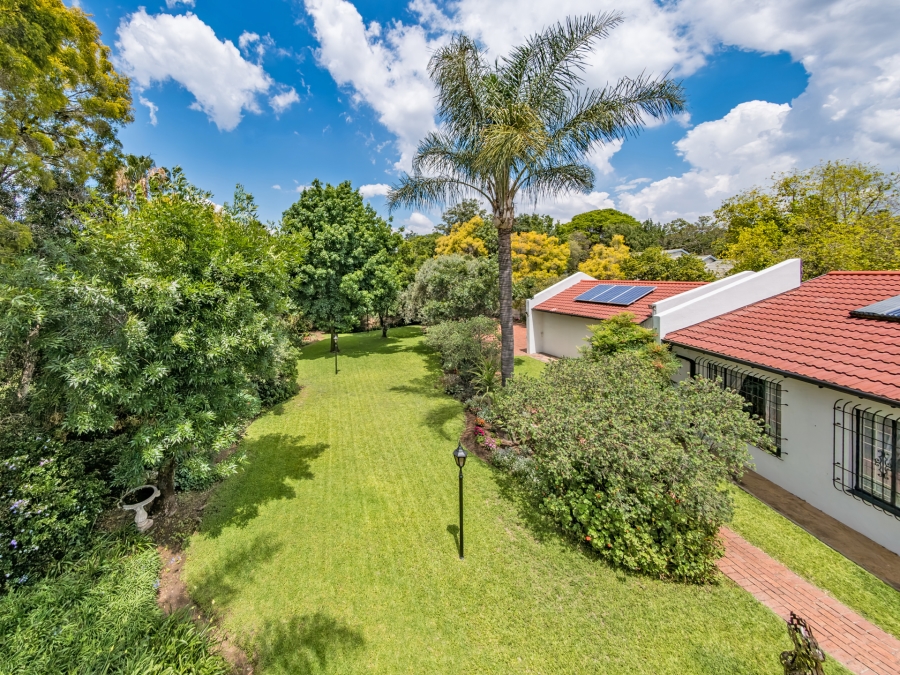 5 Bedroom Property for Sale in Magaliessig Gauteng