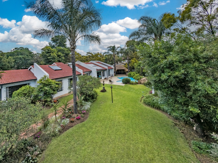 5 Bedroom Property for Sale in Magaliessig Gauteng