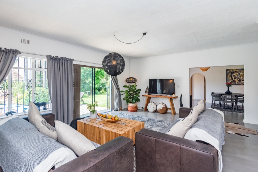 5 Bedroom Property for Sale in Magaliessig Gauteng