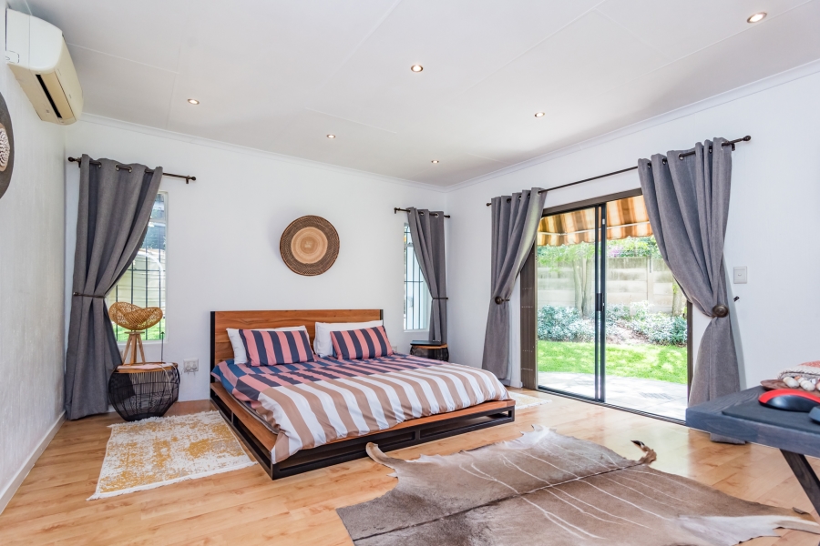 5 Bedroom Property for Sale in Magaliessig Gauteng