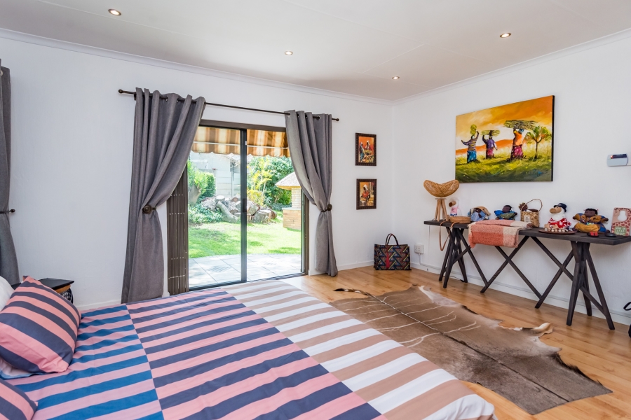 5 Bedroom Property for Sale in Magaliessig Gauteng