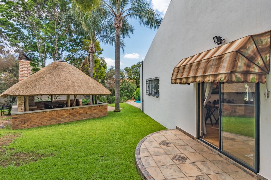 5 Bedroom Property for Sale in Magaliessig Gauteng