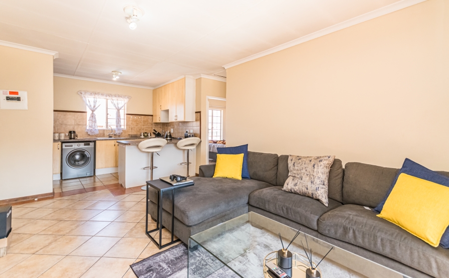 2 Bedroom Property for Sale in Die Hoewes Gauteng