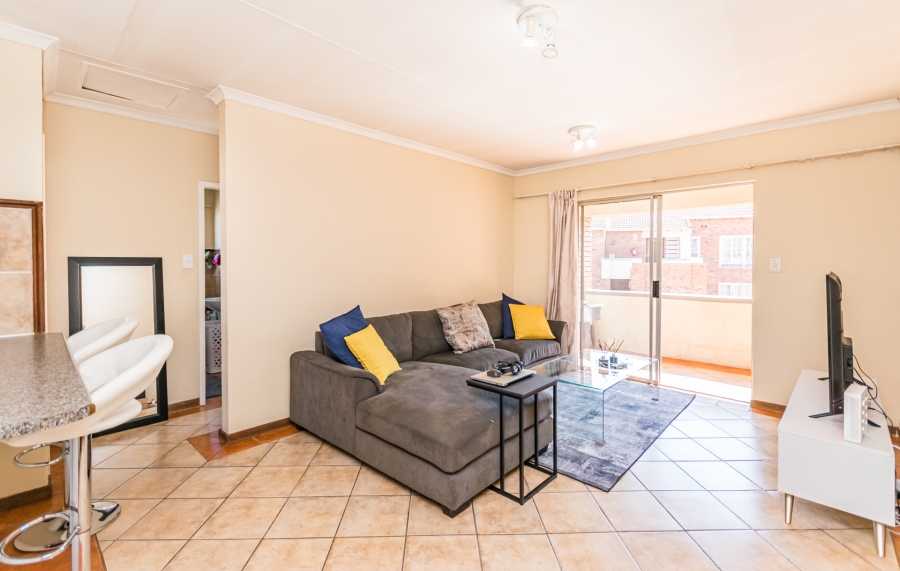 2 Bedroom Property for Sale in Die Hoewes Gauteng