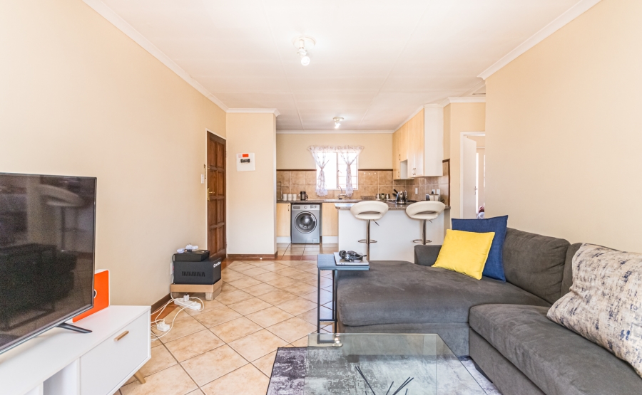 2 Bedroom Property for Sale in Die Hoewes Gauteng