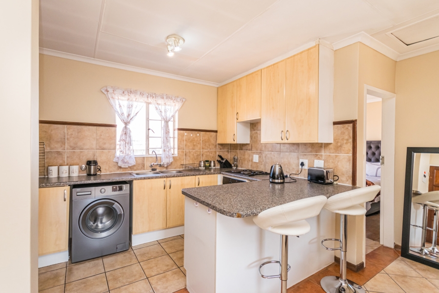 2 Bedroom Property for Sale in Die Hoewes Gauteng