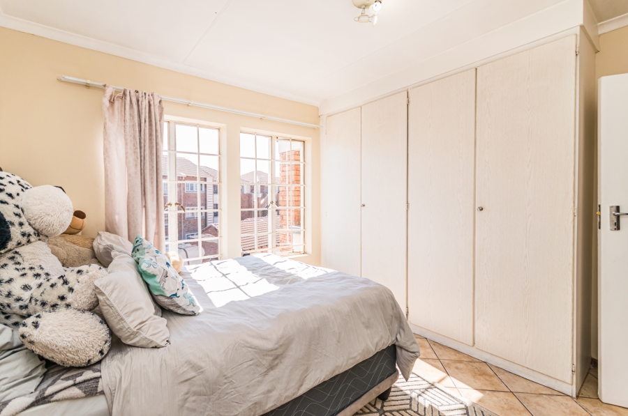 2 Bedroom Property for Sale in Die Hoewes Gauteng