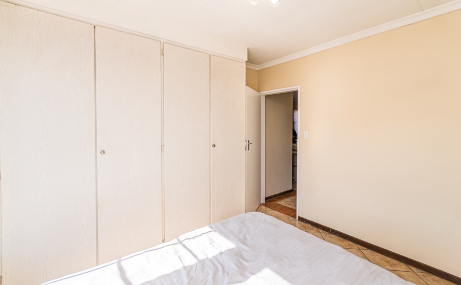 2 Bedroom Property for Sale in Die Hoewes Gauteng