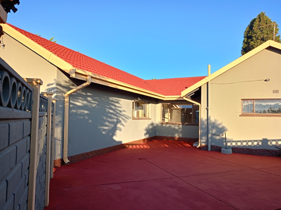 3 Bedroom Property for Sale in Sonland Park Gauteng