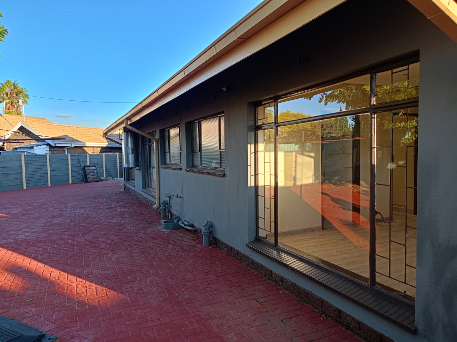 3 Bedroom Property for Sale in Sonland Park Gauteng