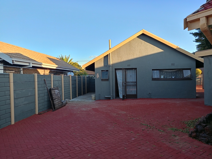 3 Bedroom Property for Sale in Sonland Park Gauteng
