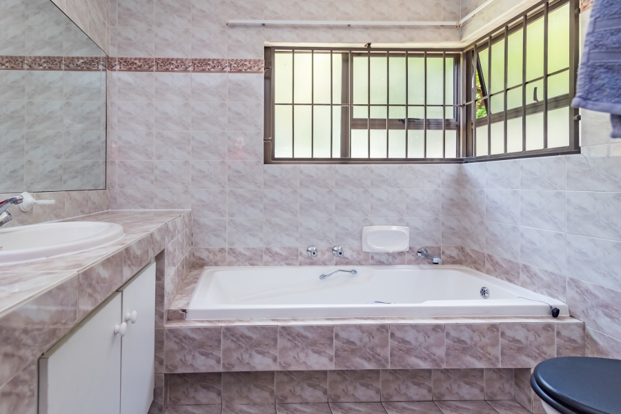 3 Bedroom Property for Sale in Magaliessig Gauteng