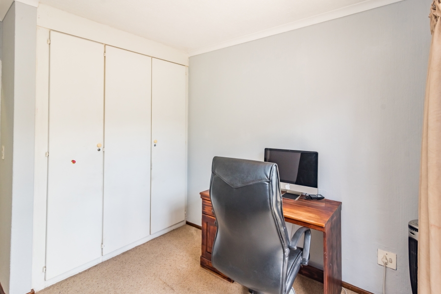 3 Bedroom Property for Sale in Magaliessig Gauteng